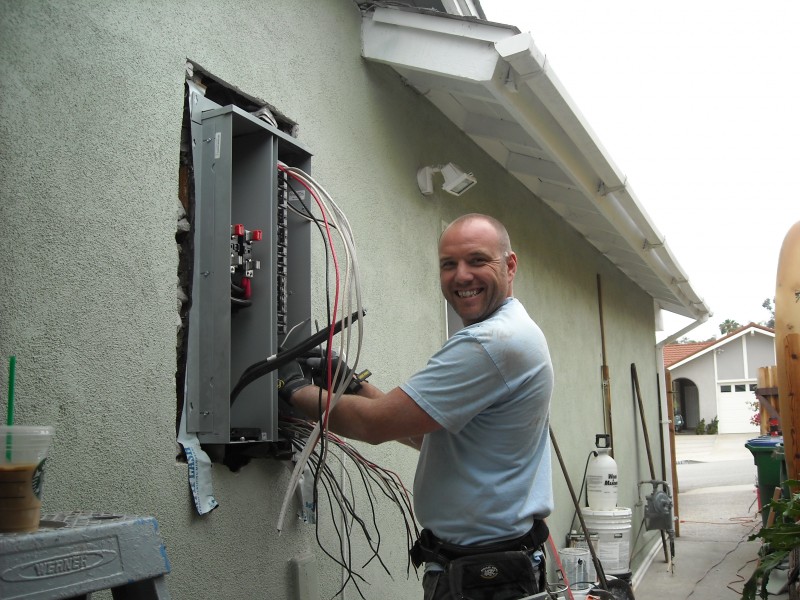Upgraded 100 amp panel to 200 amp panel with smiling Dave doing install in anaheim hills