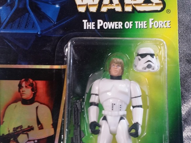 LUKE SKYWALKER ACTION FIGURE