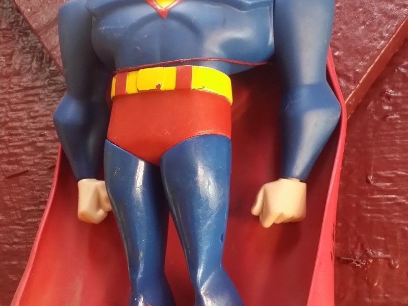 SUPERMAN ACTION FIGURE