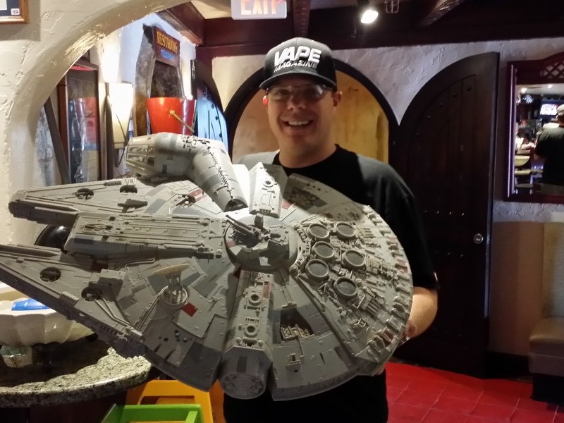 FAN WITH EXPENSIVE MELLINIUM FALCON PROP